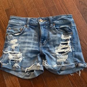 Mid Rise American Eagle Midi Ripped Jean shorts